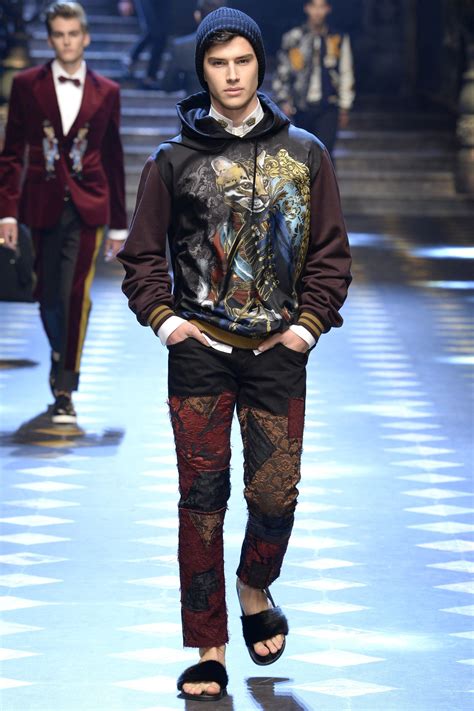 Dolce & Gabbana Fall 2017 Menswear Fashion Show 